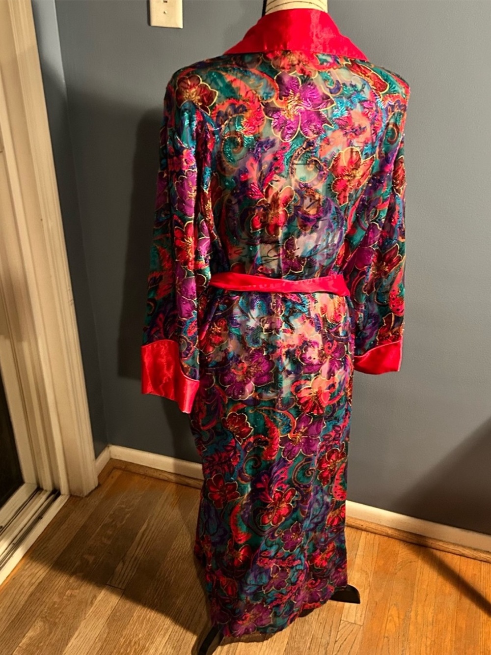 VS Vibrant Multicolor Floral Satin Robe - Picture 2 of 14